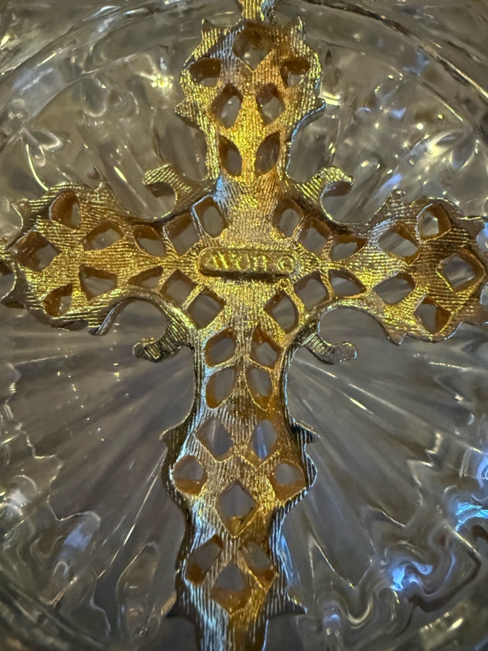 Vintage Avon Abbey Cross Pendant Necklace Gold tone filigree with Red Stone - Picture 3 of 7